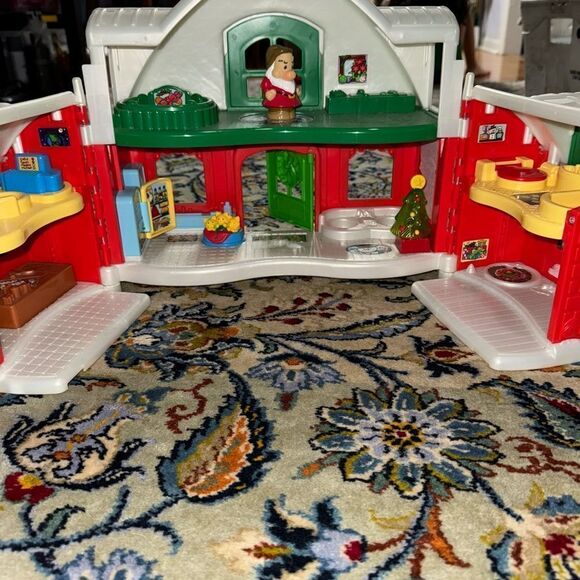 Fisher Price Little People Santas North Pole Cottage Christmas Plays Music - Picture 1 of 5